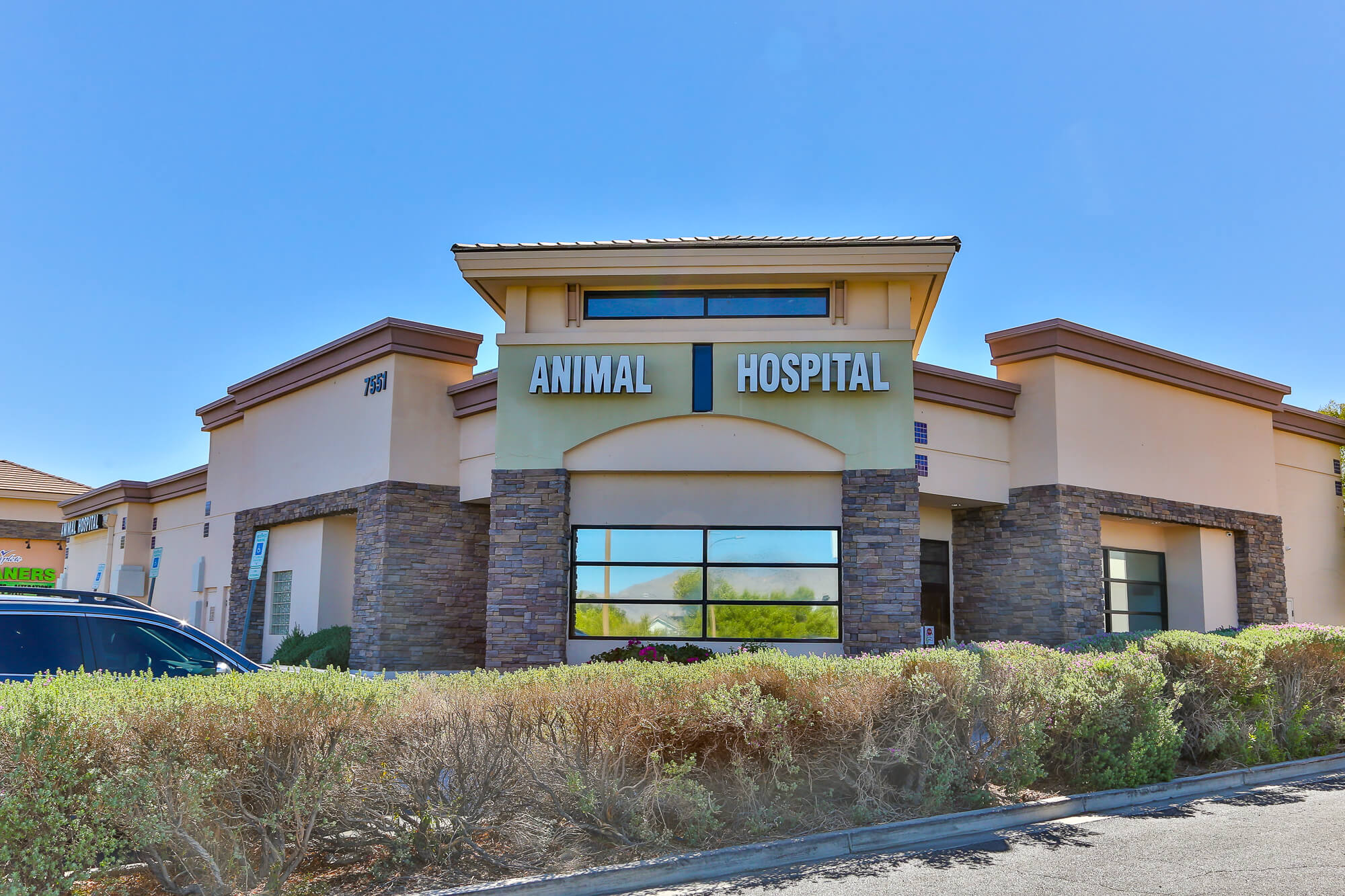 The Nave Veterinary Group Hospital Locations | Las Vegas Veterinarians